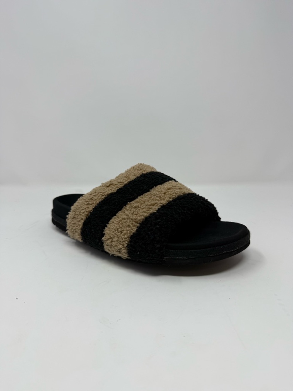 Roam Fuzzy Prism Sandal Size US 7